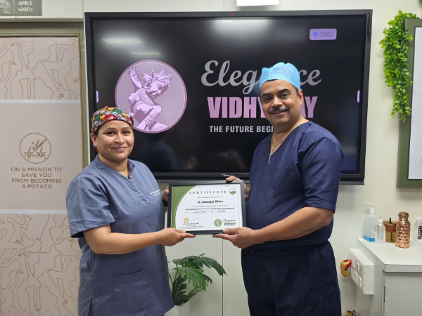 elegance-vidhyalay-certificate-presentation-doctor