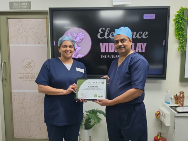 elegance-vidhyalay-hair-workshop-certificate-presentation