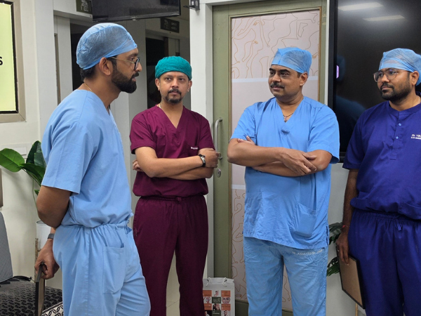 elegance-vidhyalay-surgical-workshop-doctors-discussion