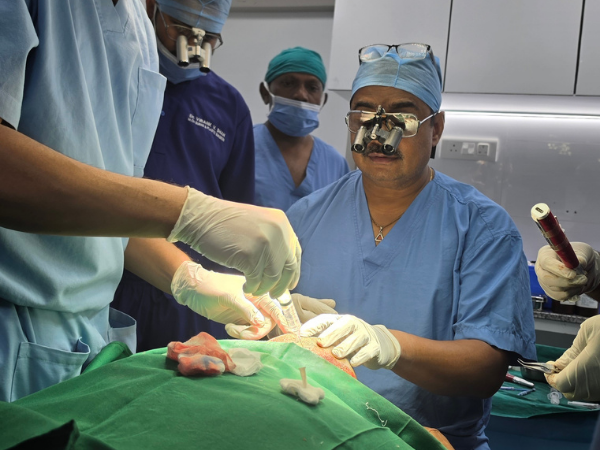 fue-hair-transplant-graft-implantation-operation-theatre-training