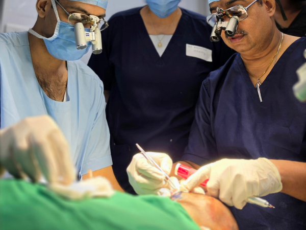 fue-hair-transplant-graft-placement-surgeon-training