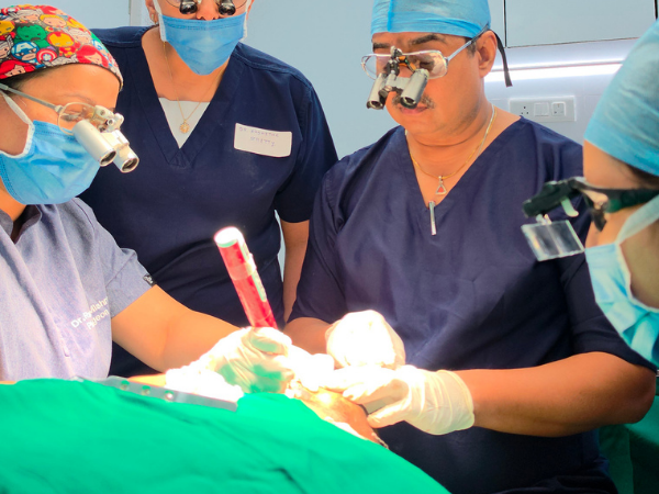 hair-graft-implantation-faculty-supervised-session