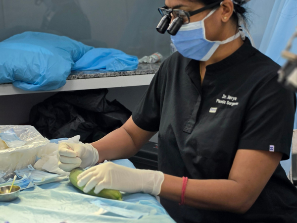hair-graft-preparation-surgeon-hair-transplant-workshop-india