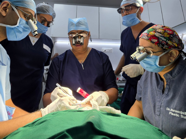 hair-restoration-live-surgery-faculty-observation
