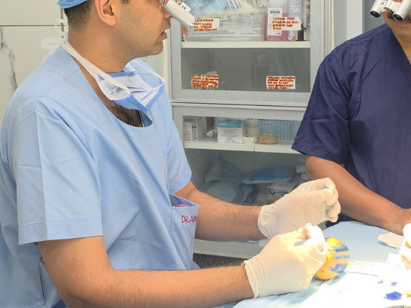hair-transplant-faculty-demonstrating-graft-placement