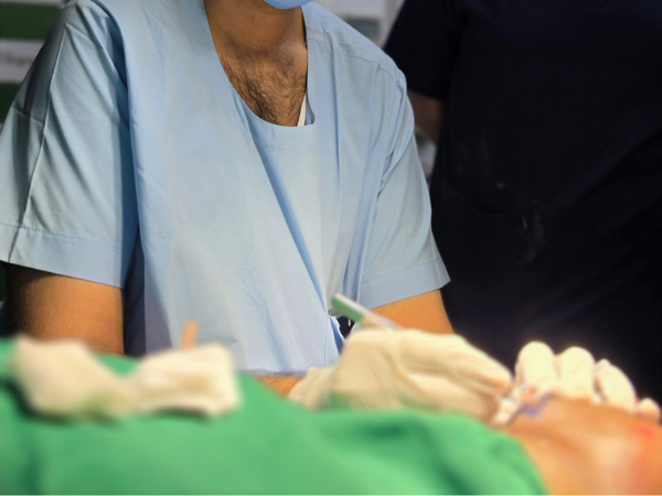 hair-transplant-graft-placement-clinical-closeup