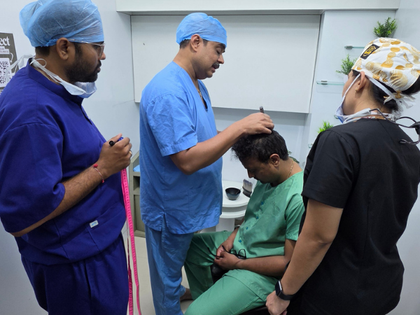 hair-transplant-hairline-assessment-patient-examination-workshop