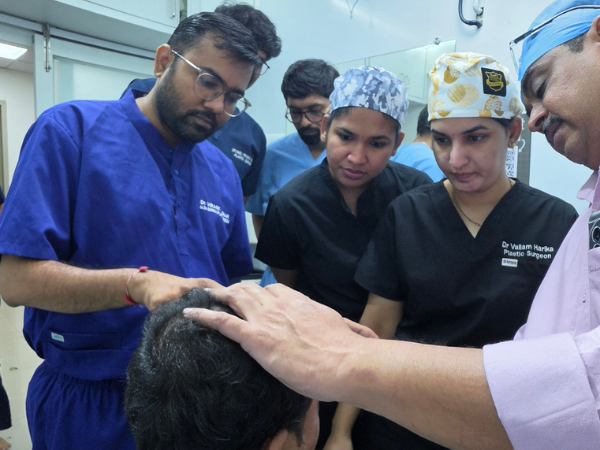 hair-transplant-hands-on-training-recipient-site-demonstration