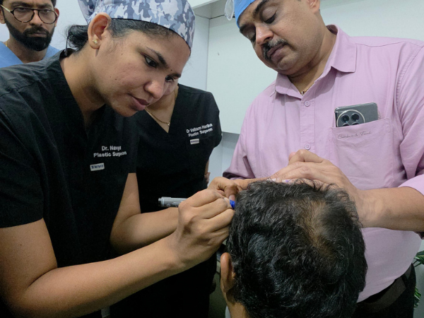 hair-transplant-implantation-technique-training-close-up