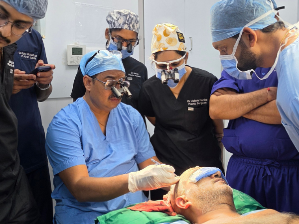 hair-transplant-live-surgery-demonstration-faculty-trainees