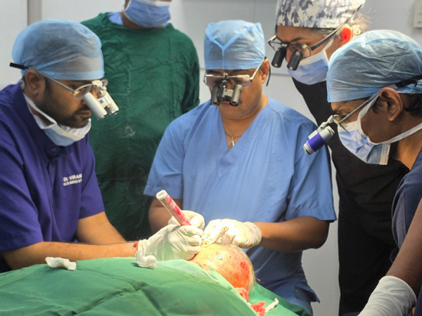 hair-transplant-live-surgery-graft-implantation-team-workshop
