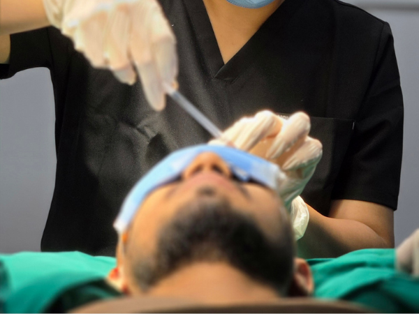 hair-transplant-patient-procedure-observation