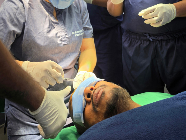 hair-transplant-patient-scalp-preparation-session