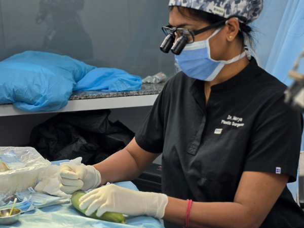 hair-transplant-practical-training-magnification