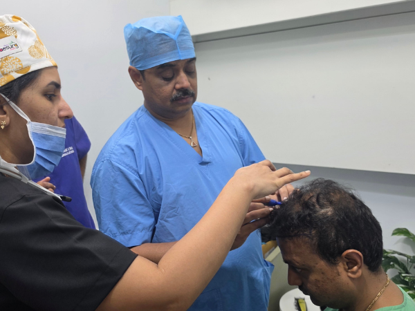 hair-transplant-scalp-assessment-patient-consultation-training