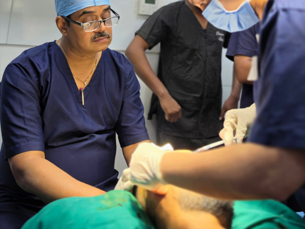hair-transplant-surgeon-patient-care-workshop
