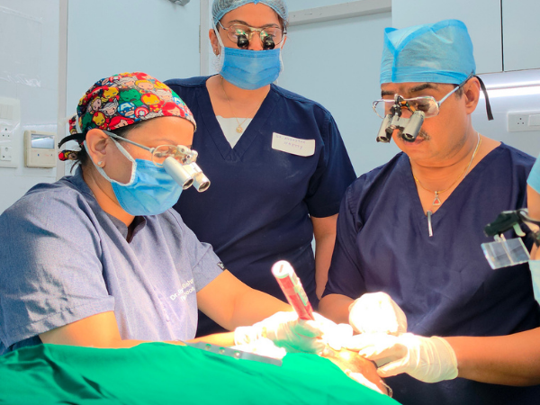 hair-transplant-surgical-team-implantation-workshop