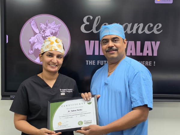 hair-transplant-workshop-certificate-presentation-participant