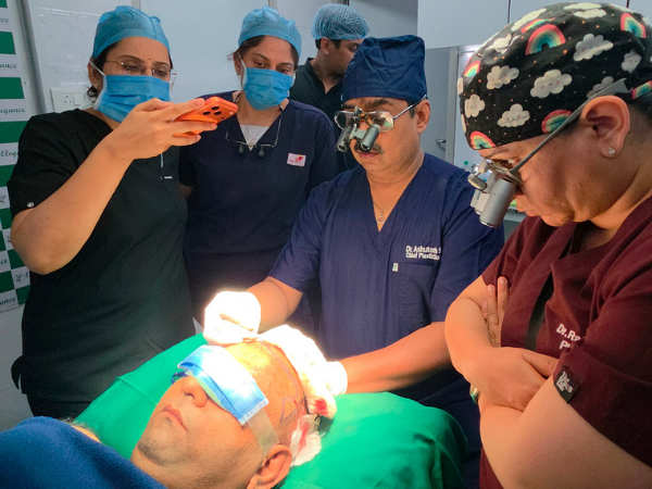 hair-transplant-workshop-clinical-team-live-observation