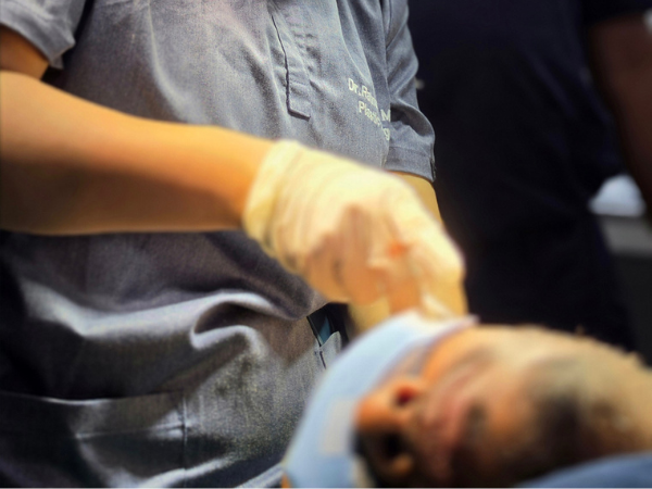 hairline-restoration-hands-on-implantation-technique