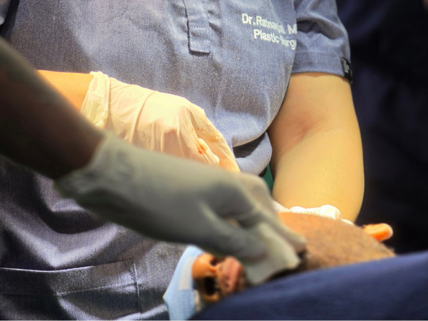 scalp-hair-transplant-instrument-handling-practice